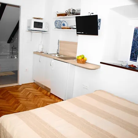 Apartment Bonbon